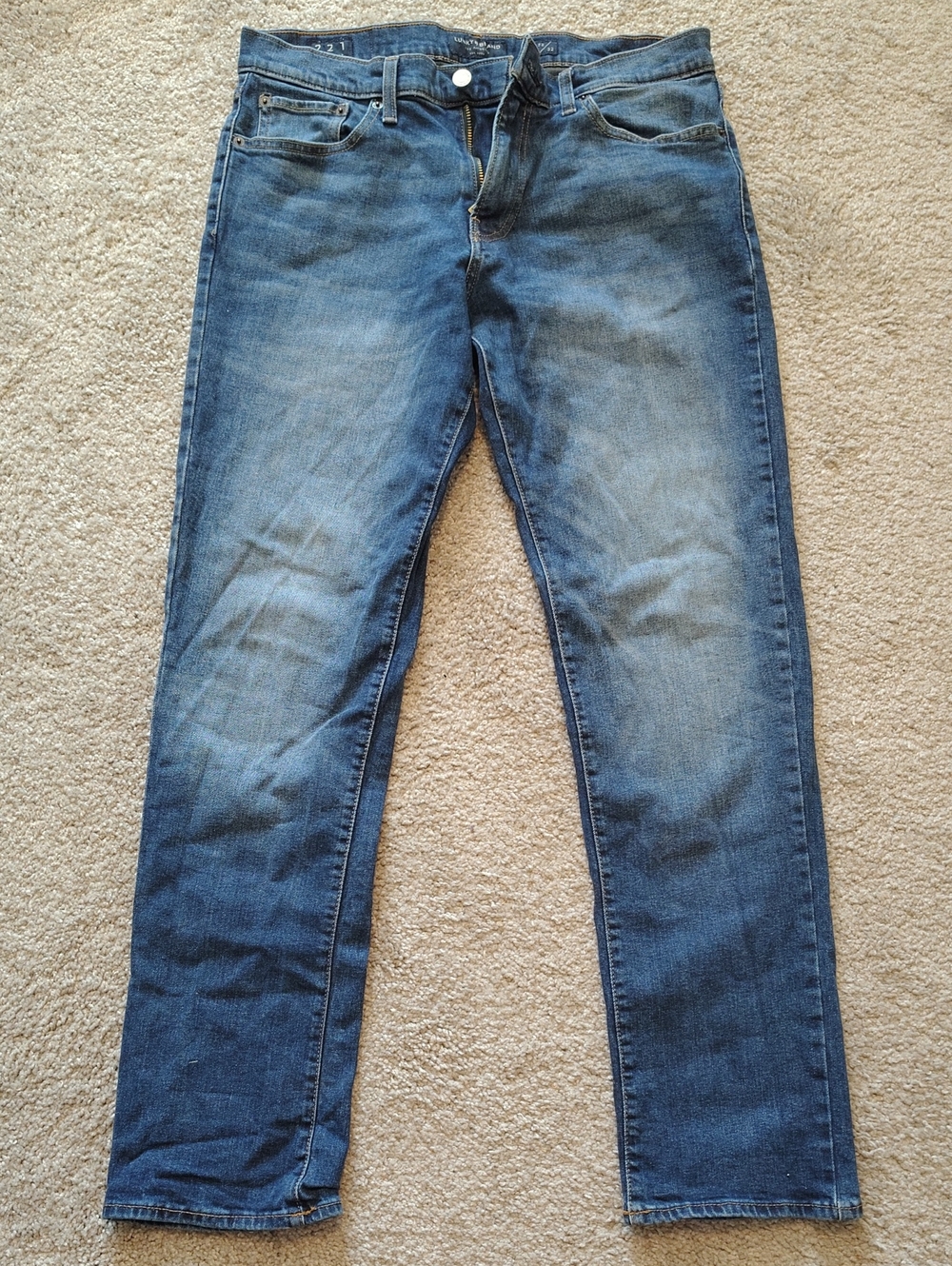 Lucky Brand 221 Straight Jeans in Faded Blue